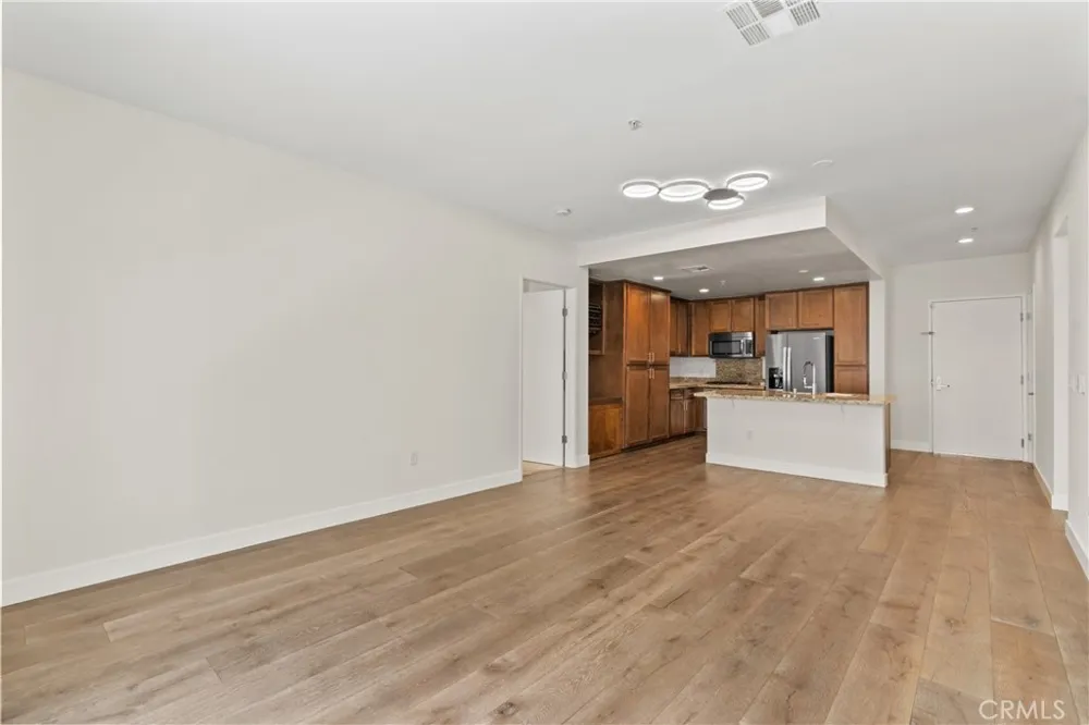 21301 Erwin Street #351 Woodland Hills, CA 91367