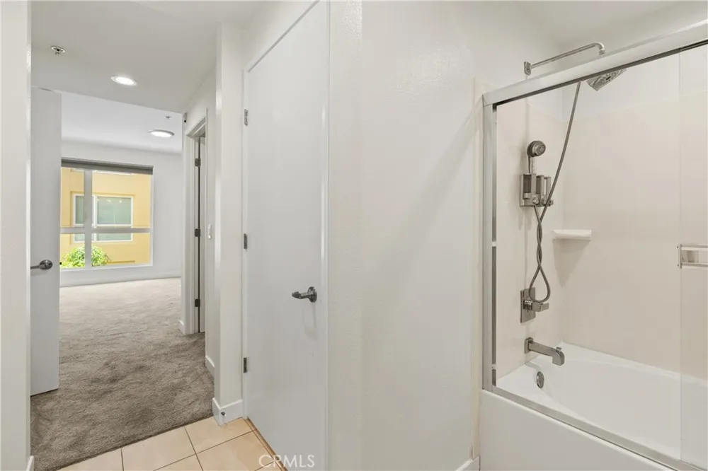 21301 Erwin Street #351 Woodland Hills, CA 91367