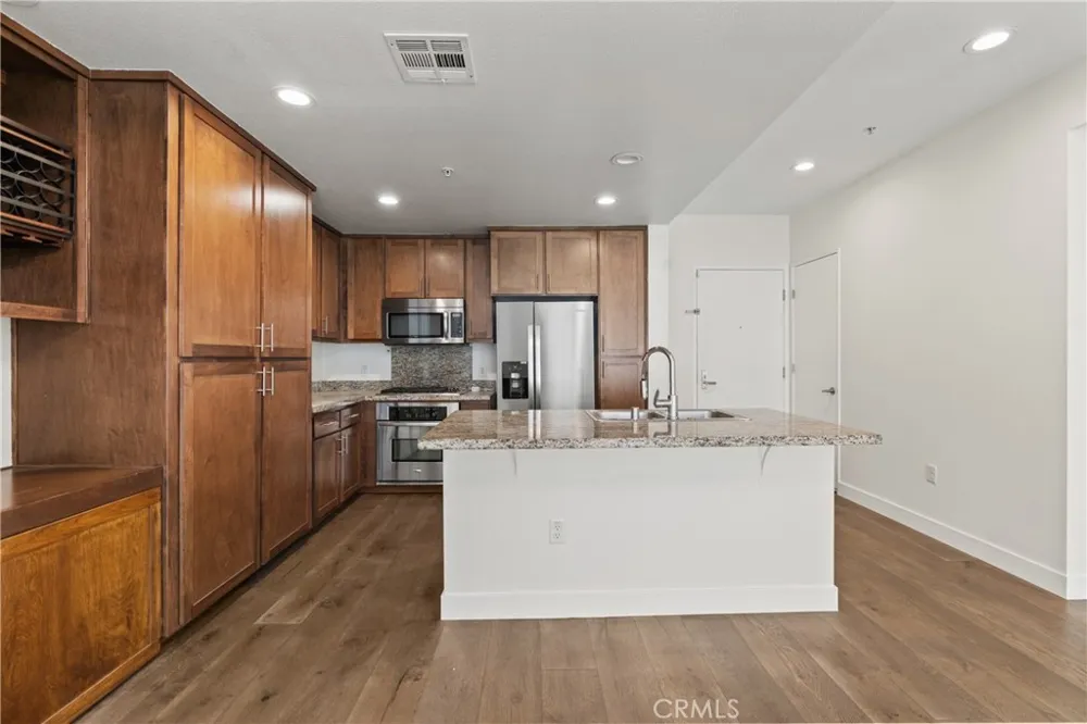 21301 Erwin Street #351 Woodland Hills, CA 91367