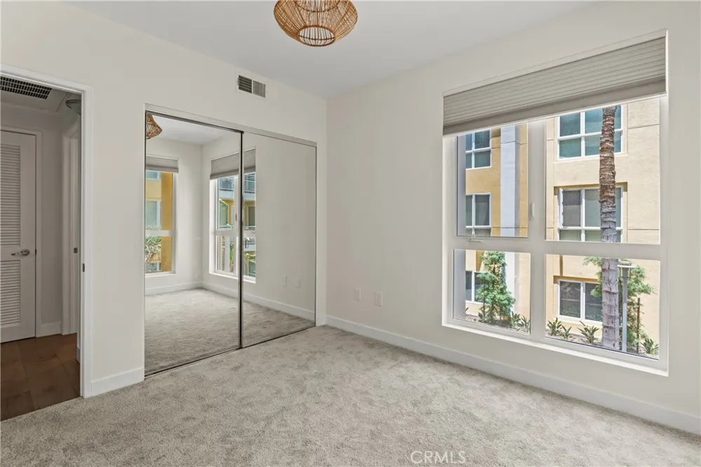 21301 Erwin Street #351 Woodland Hills, CA 91367