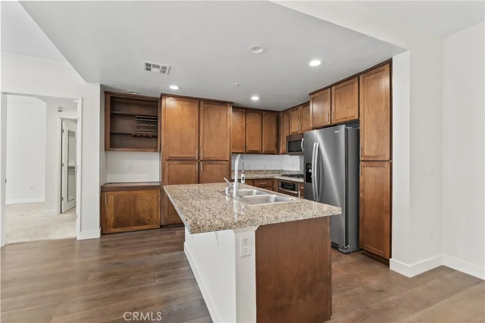 21301 Erwin Street #351 Woodland Hills, CA 91367