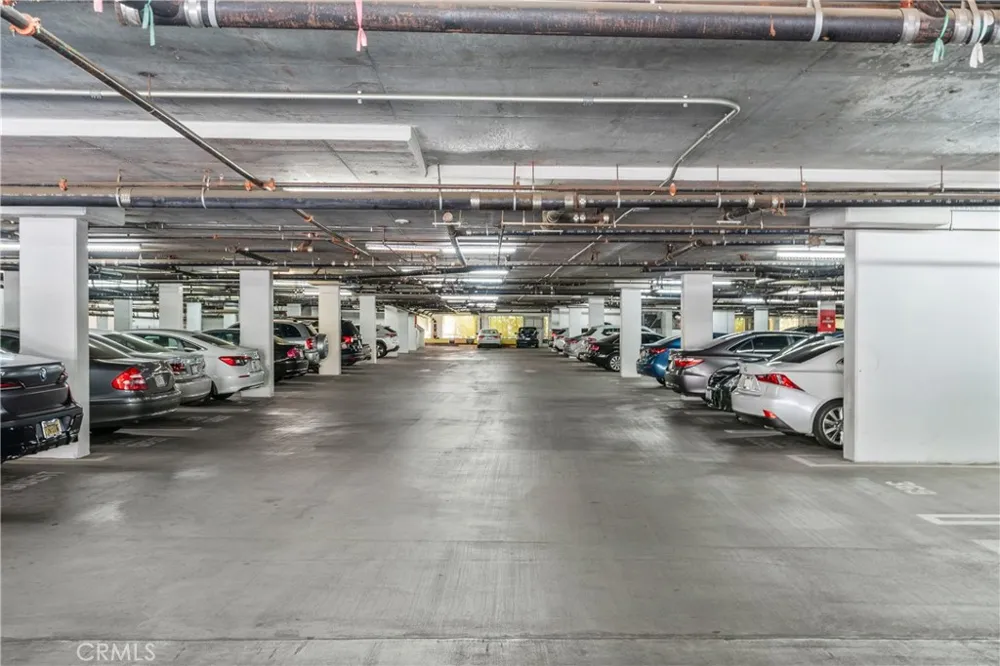 21301 Erwin Street #351 Woodland Hills, CA 91367