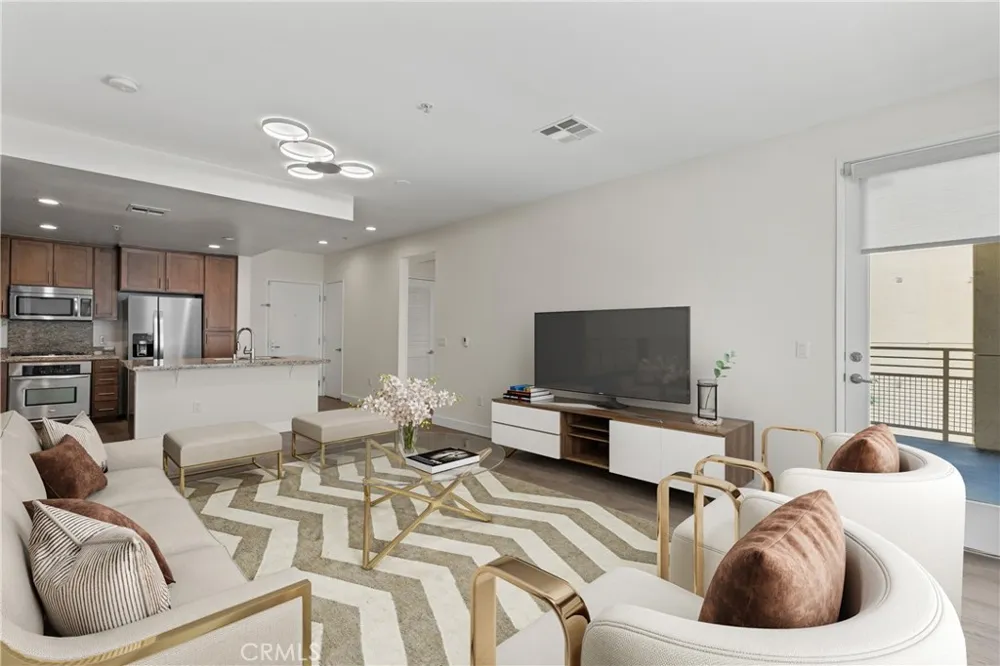 21301 Erwin Street #351 Woodland Hills, CA 91367