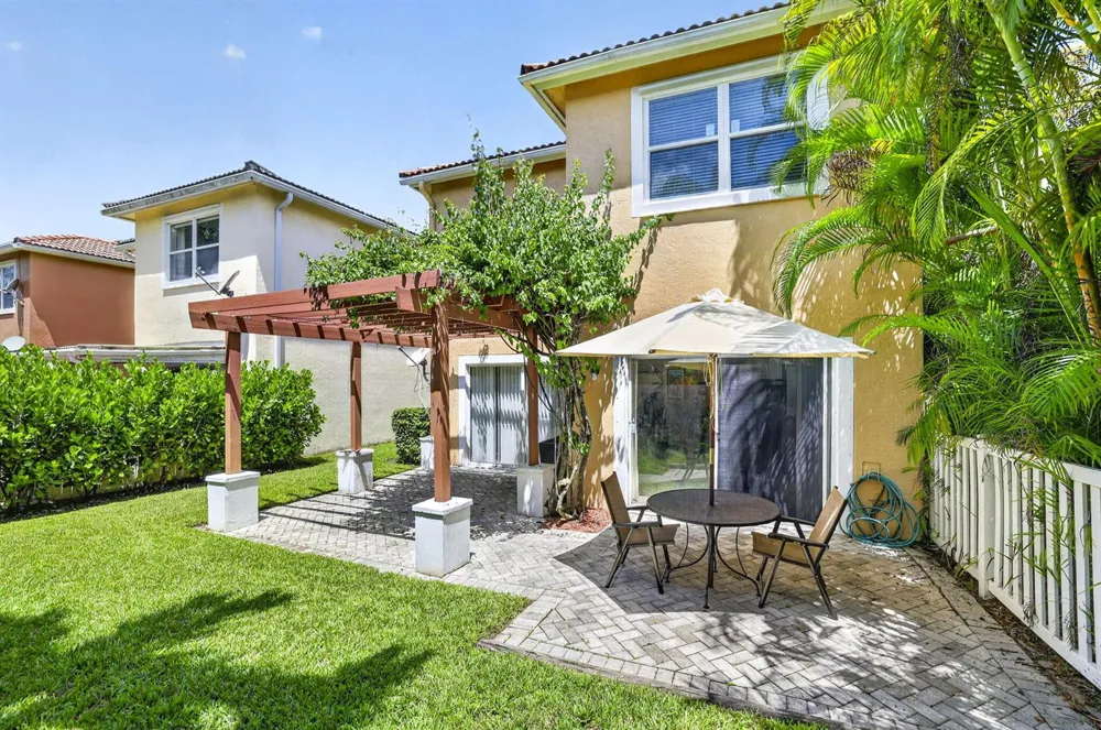 10212 NW 7 STREET 