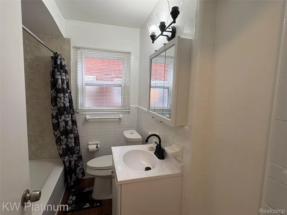 18968 Tracey Street Detroit City, MI 48235