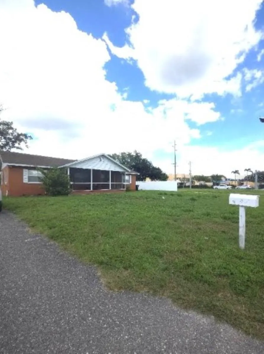 3903 W MORRISON AVENUE Tampa, FL 33629