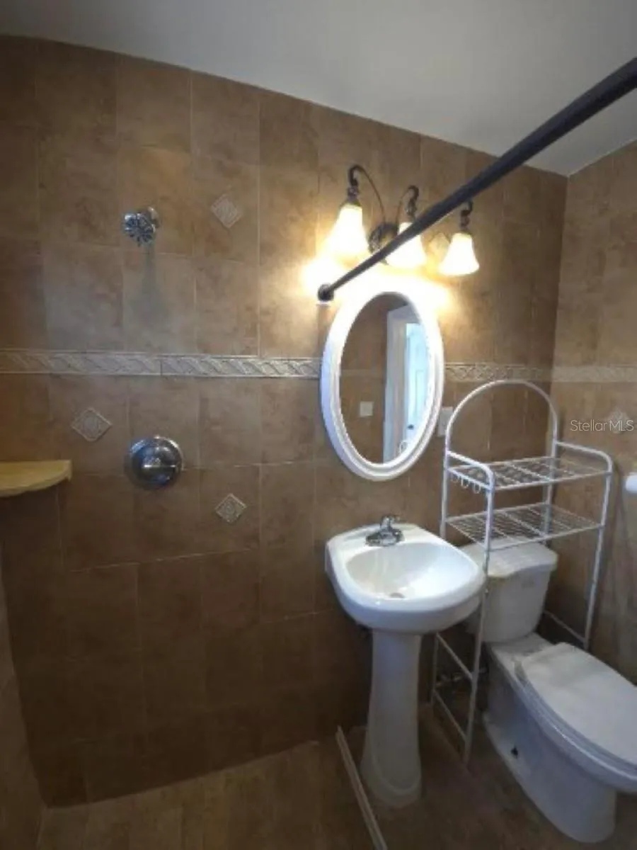 3903 W MORRISON AVENUE Tampa, FL 33629