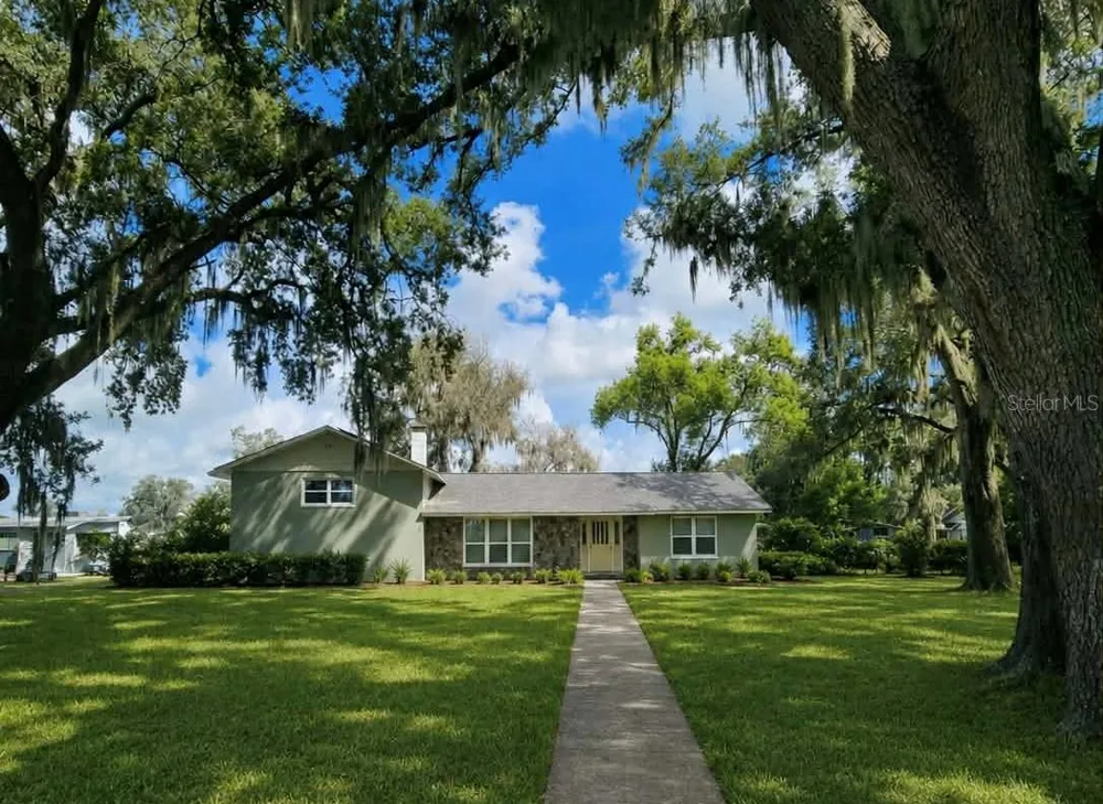 3102 THONOTOSASSA ROAD Plant City, FL 33565