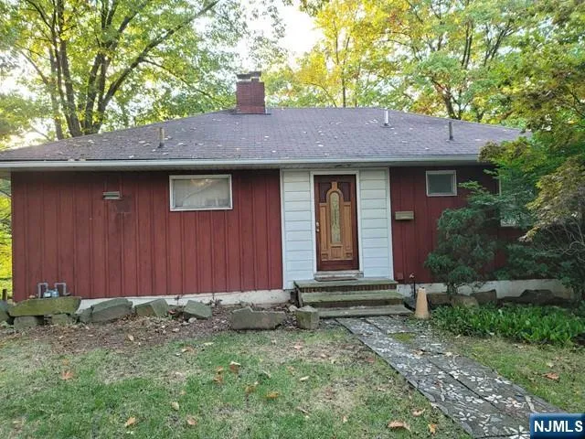 536 Nordhoff Drive Leonia, NJ 07605