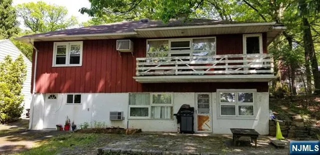 536 Nordhoff Drive Leonia, NJ 07605
