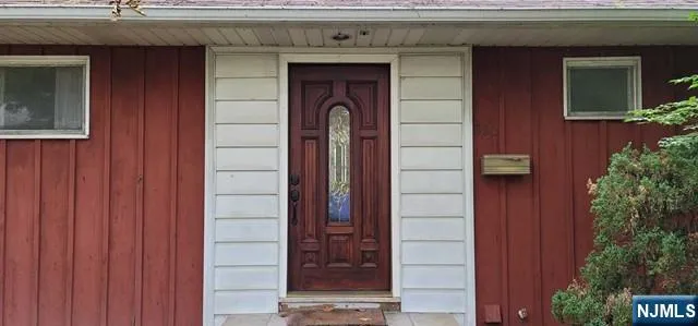 536 Nordhoff Drive Leonia, NJ 07605