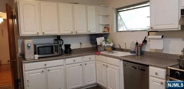 536 Nordhoff Drive Leonia, NJ 07605