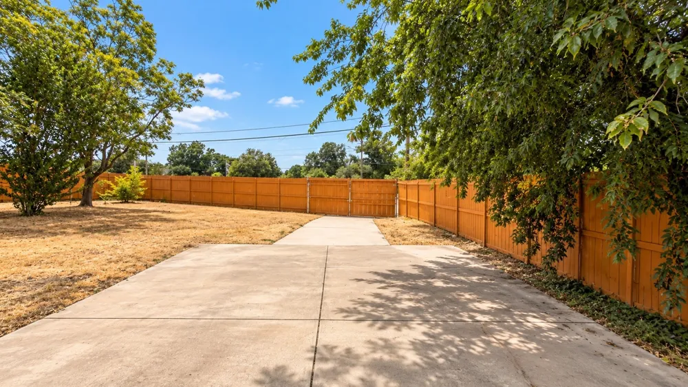 3105 Brincrest Drive Farmers Branch, TX 75234