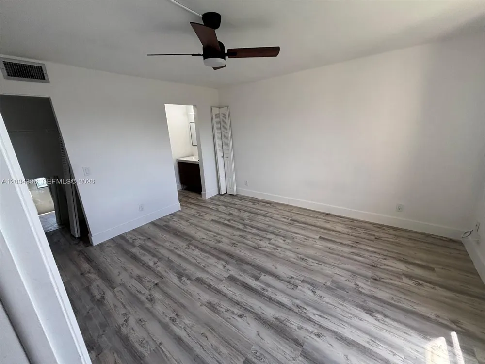 10304 Sunrise Lakes Blvd #209 Sunrise, FL 33322