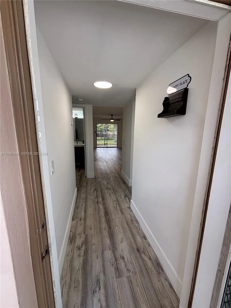 10304 Sunrise Lakes Blvd #209 Sunrise, FL 33322
