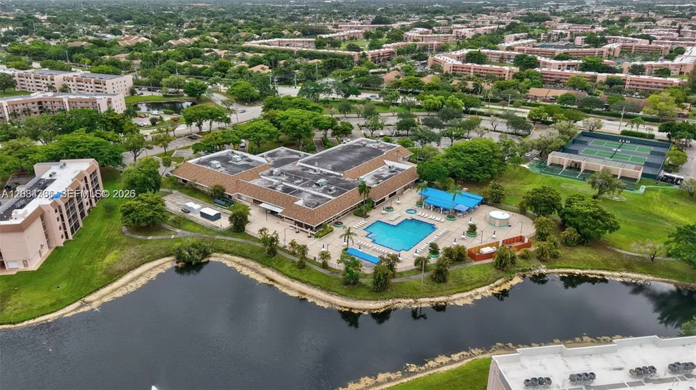 10304 Sunrise Lakes Blvd #209 Sunrise, FL 33322
