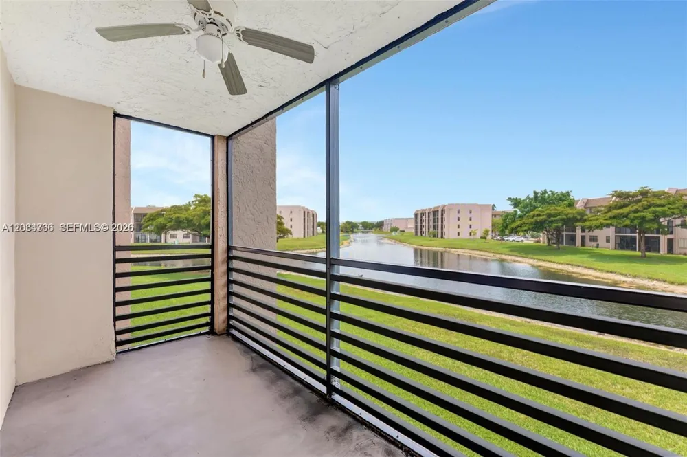 10304 Sunrise Lakes Blvd #209 Sunrise, FL 33322