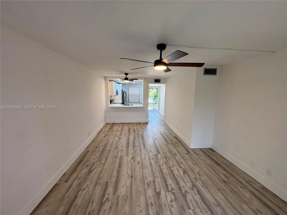 10304 Sunrise Lakes Blvd #209 Sunrise, FL 33322