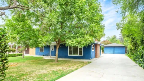4822 Safford Avenue