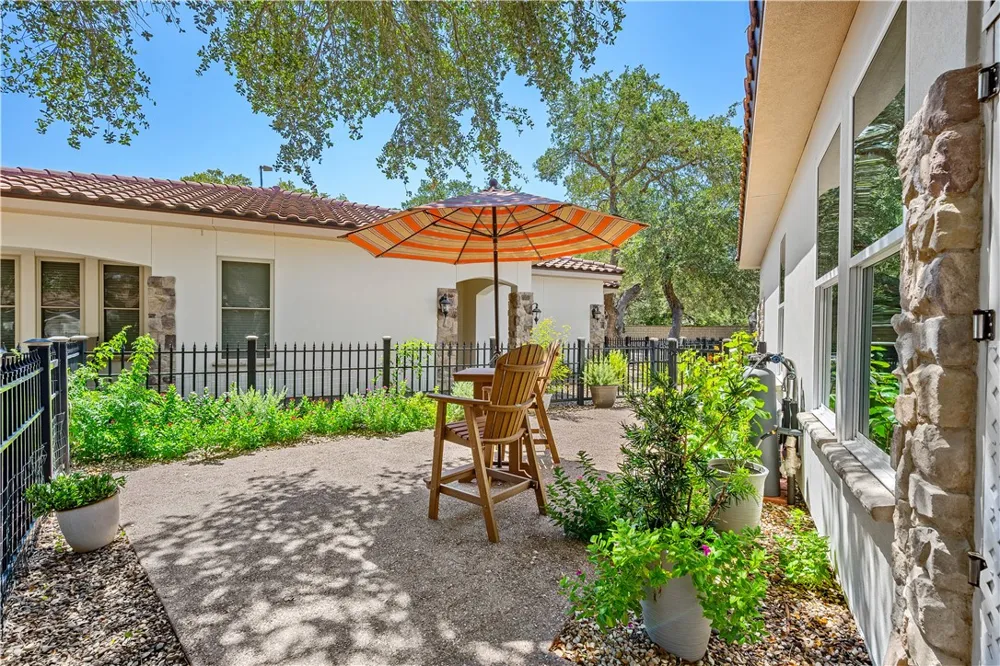 1401 Royal Oaks Fulton, TX 78382