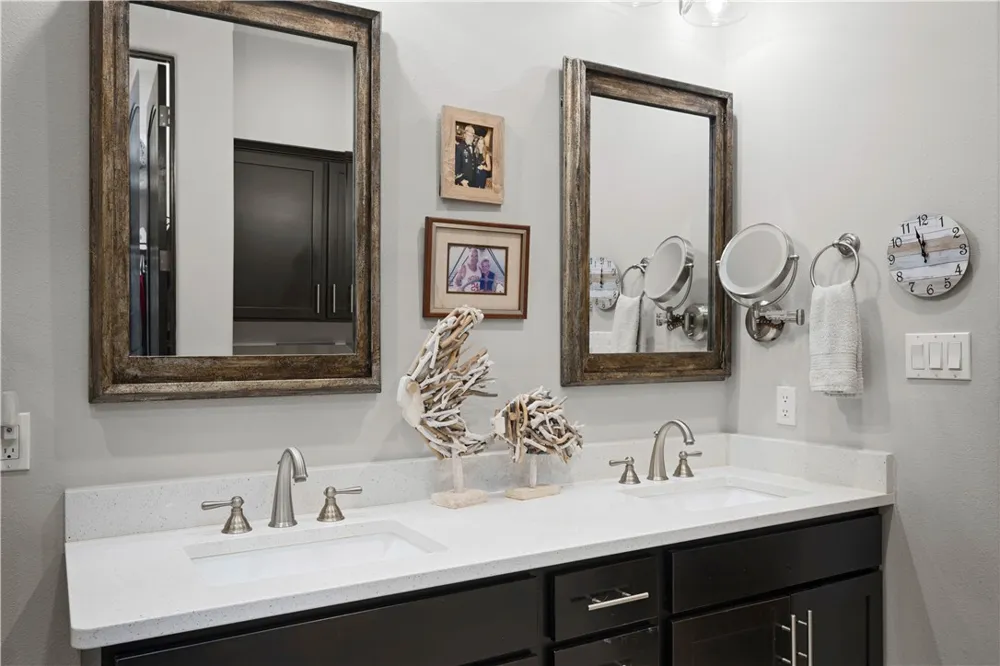 1401 Royal Oaks Fulton, TX 78382