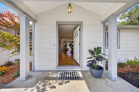 55 La Costa Court