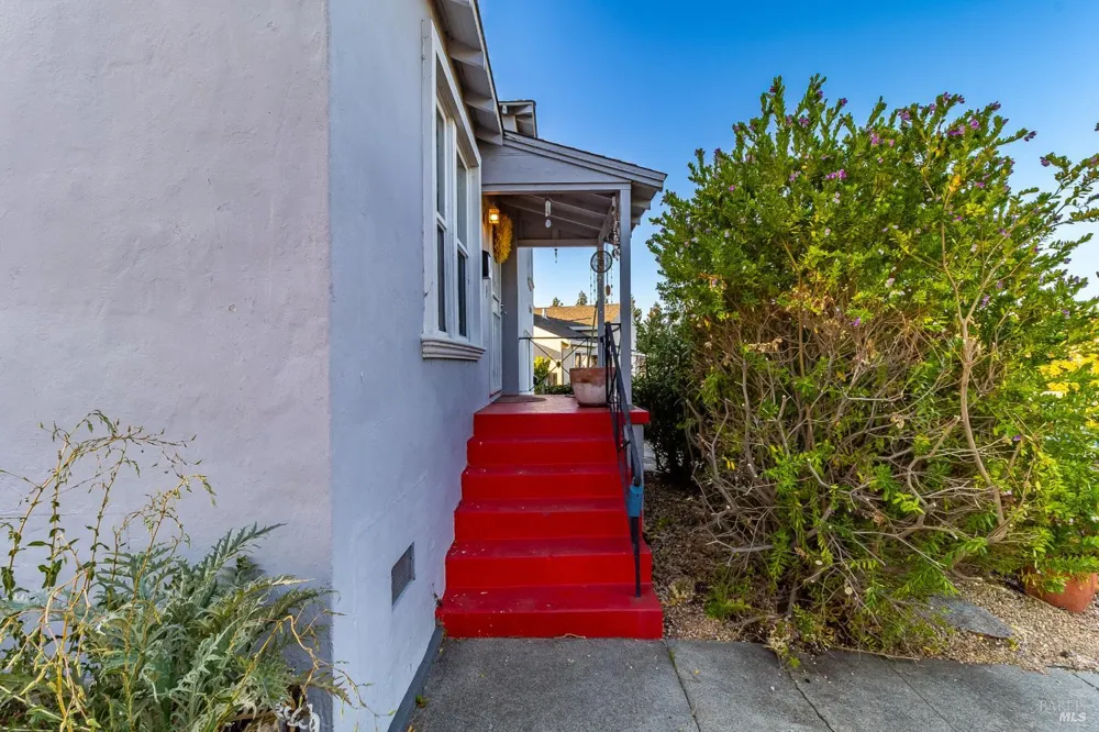 137 Hermosa Avenue Vallejo, CA 94589