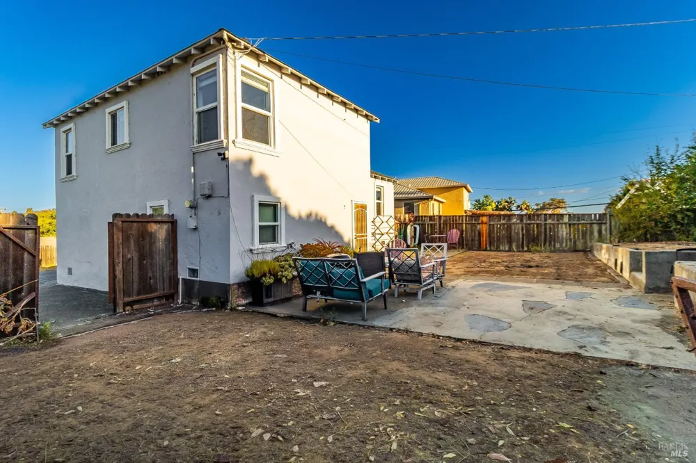 137 Hermosa Avenue Vallejo, CA 94589