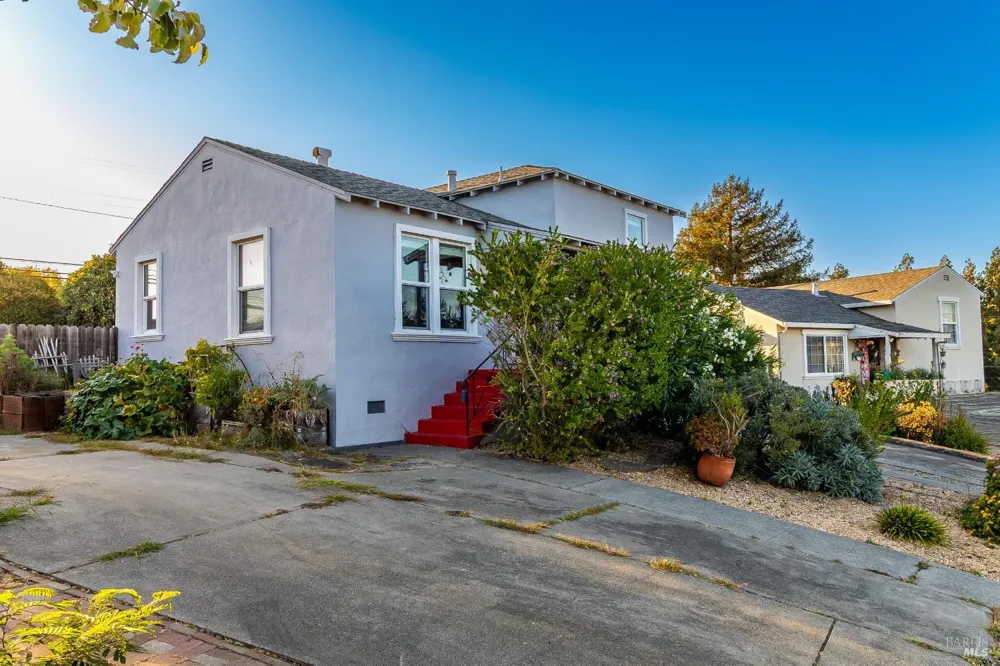 137 Hermosa Avenue Vallejo, CA 94589