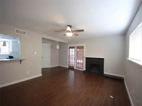1600 West Avenue #21