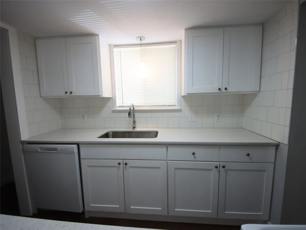 1600 West Avenue #21 Austin, TX 78701