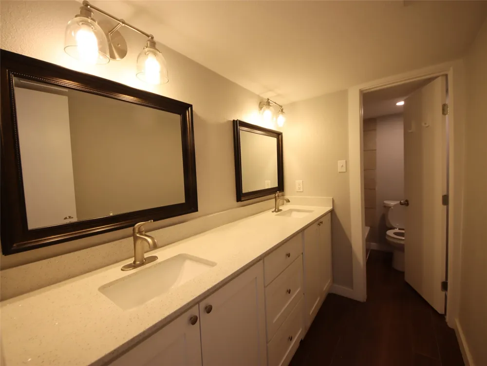 1600 West Avenue #21 Austin, TX 78701