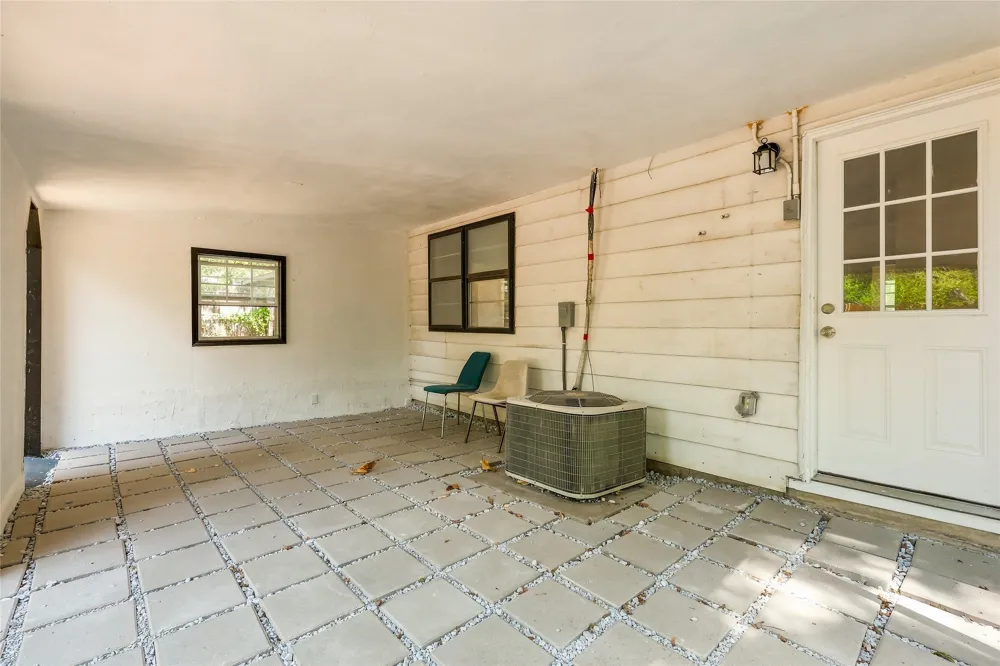 702 Jonathan Lane Arlington, TX 76010