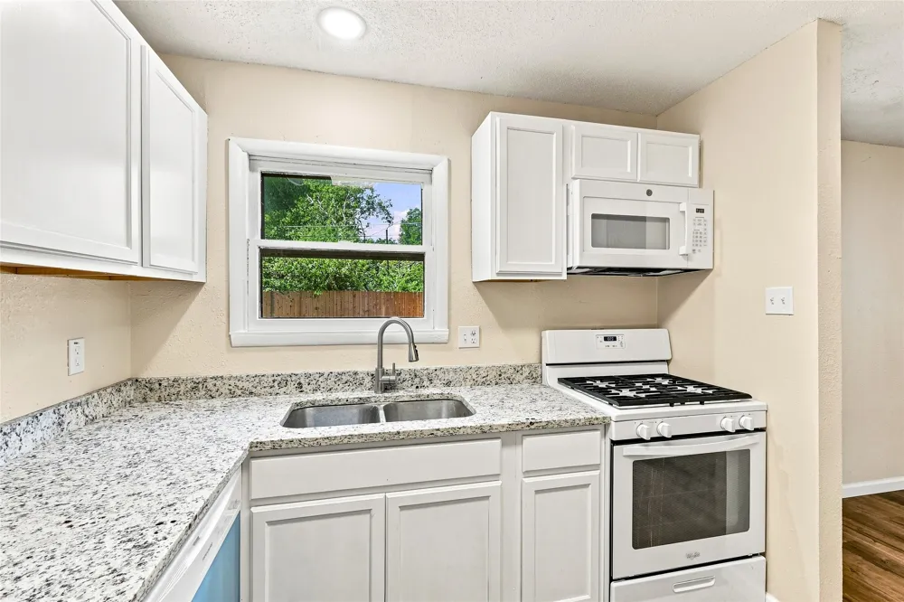 702 Jonathan Lane Arlington, TX 76010