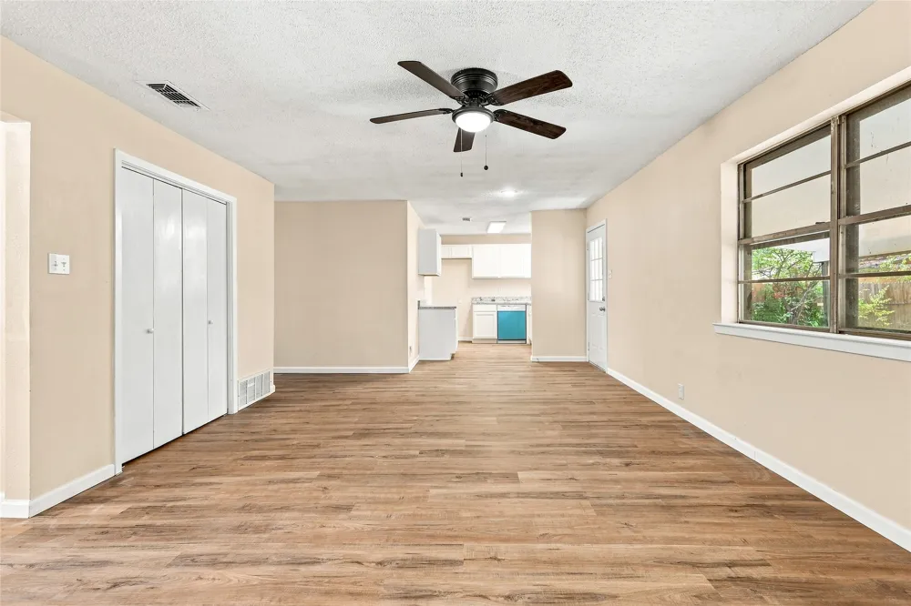 702 Jonathan Lane Arlington, TX 76010
