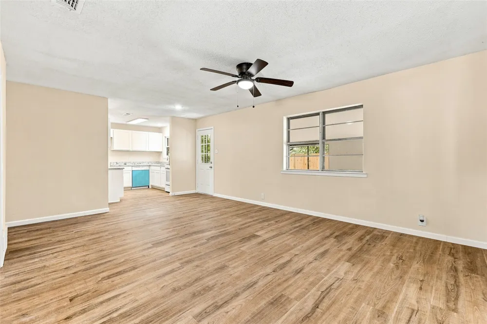 702 Jonathan Lane Arlington, TX 76010