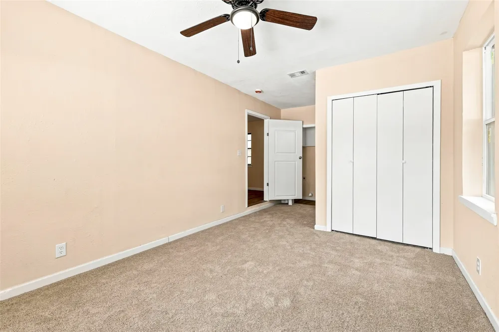 702 Jonathan Lane Arlington, TX 76010