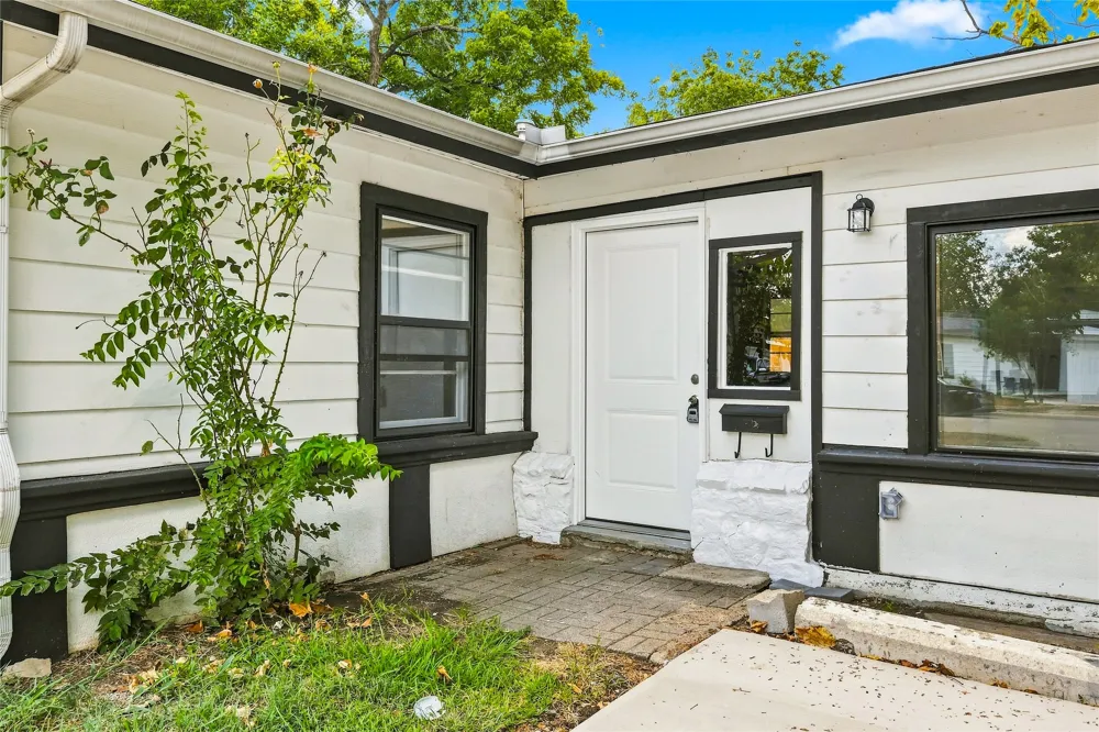 702 Jonathan Lane Arlington, TX 76010