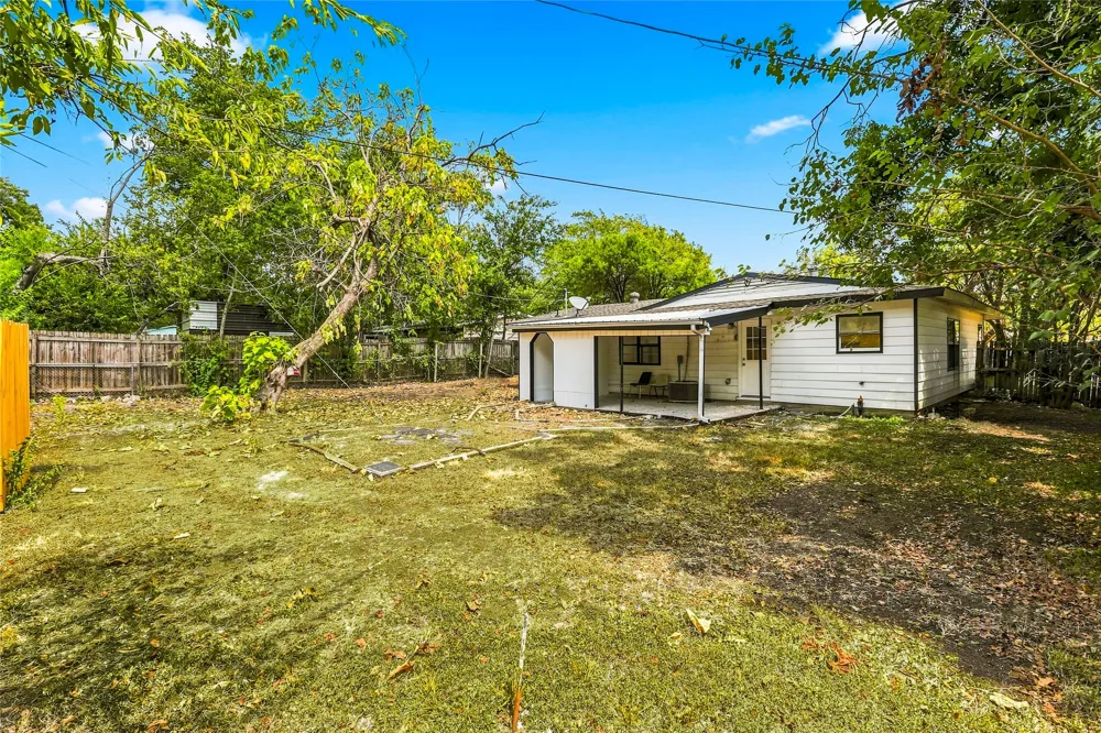 702 Jonathan Lane Arlington, TX 76010