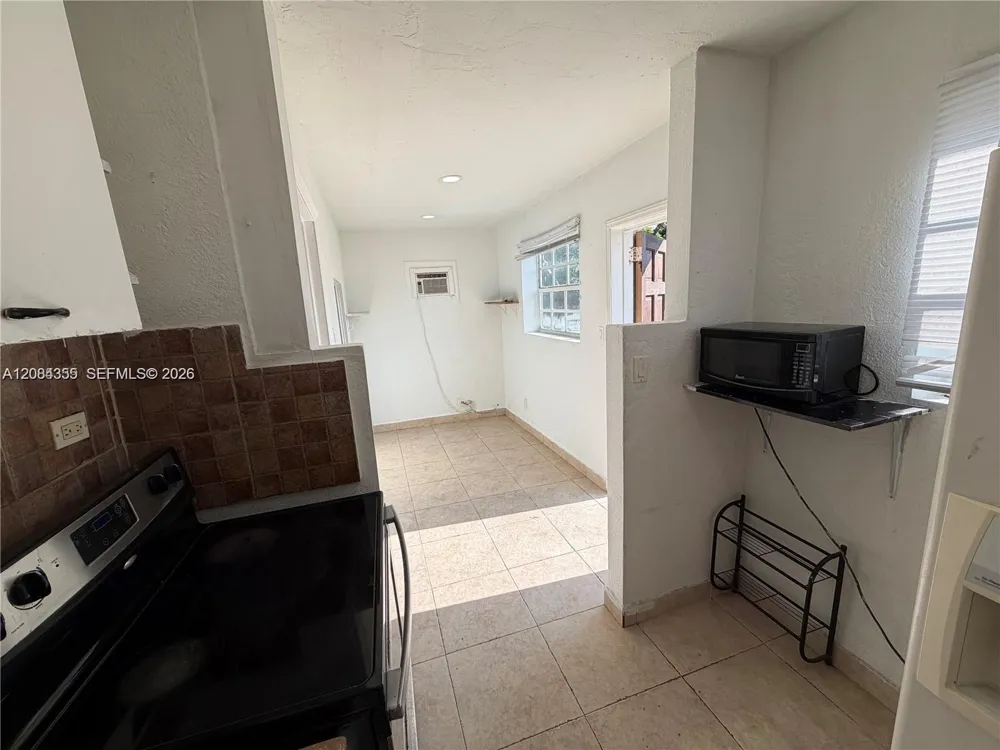 2212 Grant St #2 Hollywood, FL 33020