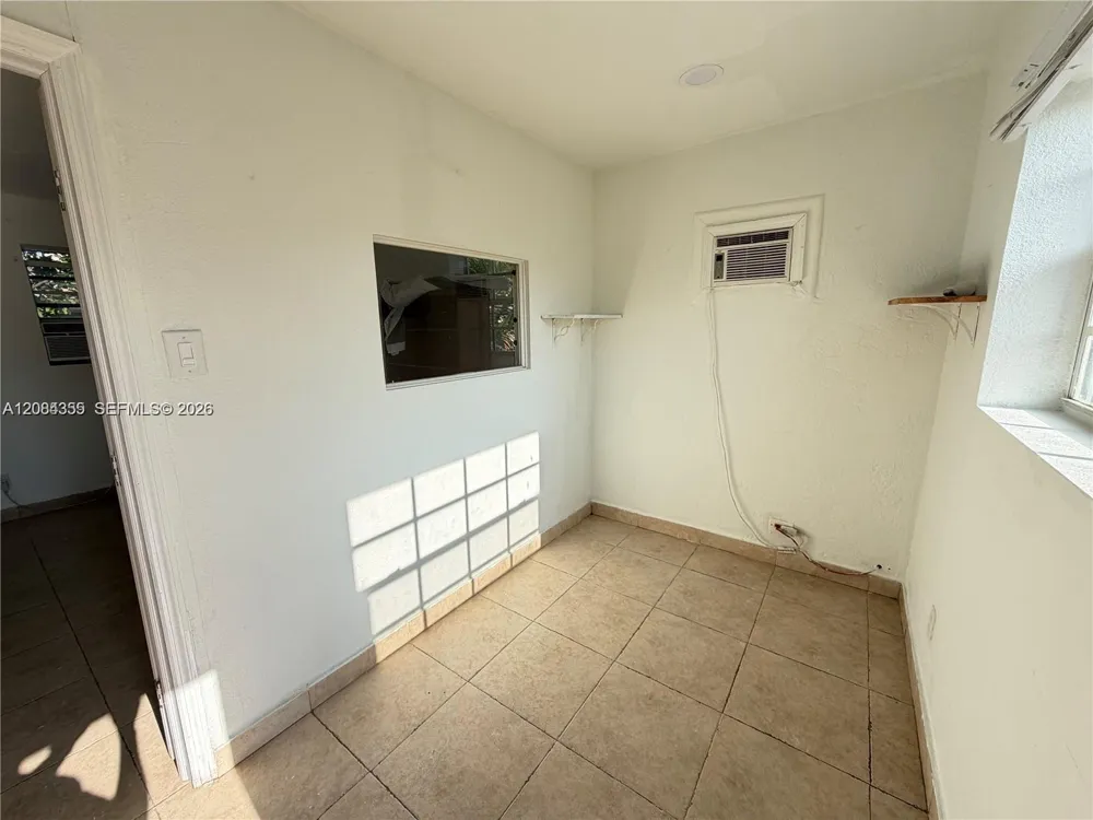 2212 Grant St #2 Hollywood, FL 33020