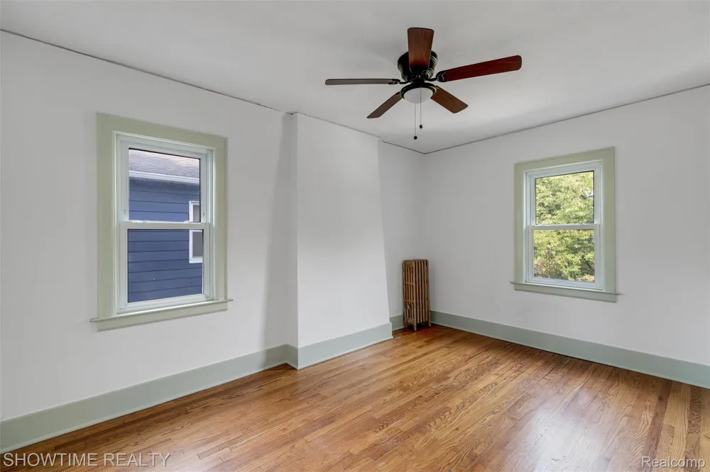 2410 Yale Avenue Royal Oak City, MI 48067