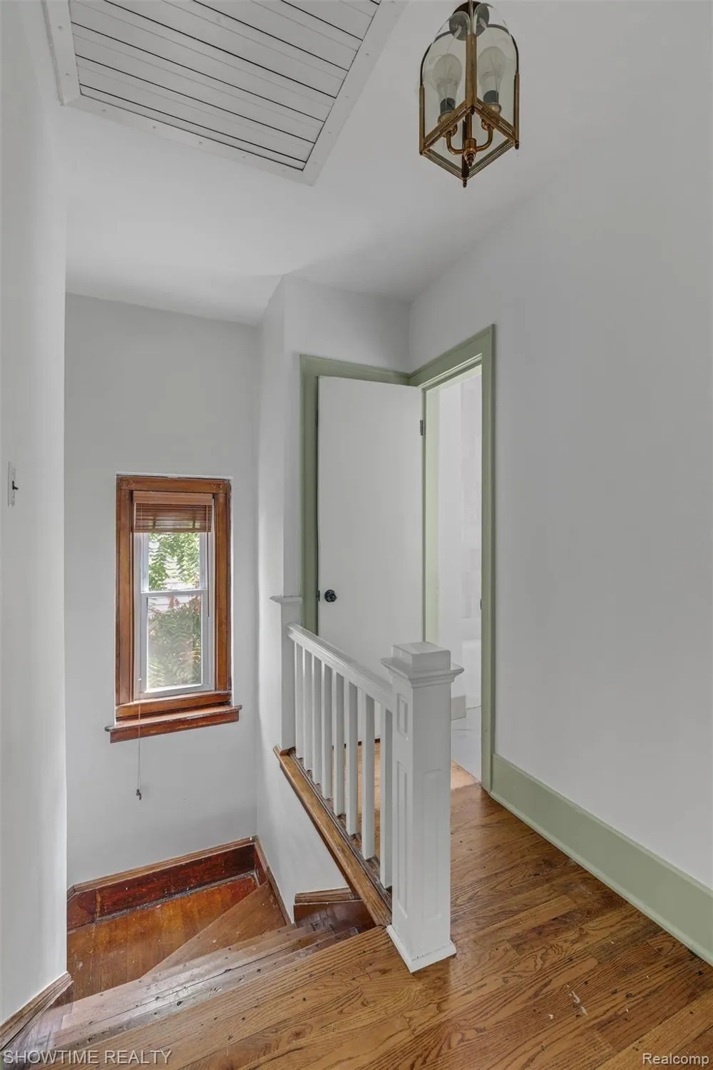 2410 Yale Avenue Royal Oak City, MI 48067