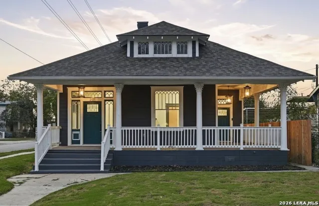 207 LORETTA PL San Antonio, TX 78210