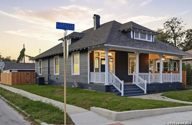 207 LORETTA PL San Antonio, TX 78210