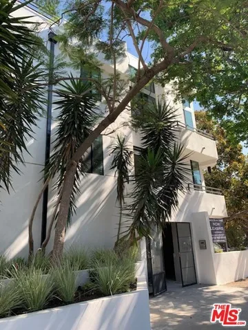 3602 Dunn Drive #5 Los Angeles, CA 90034