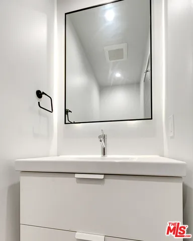 3602 Dunn Drive #5 Los Angeles, CA 90034