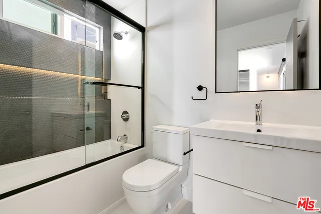 3602 Dunn Drive #5 Los Angeles, CA 90034