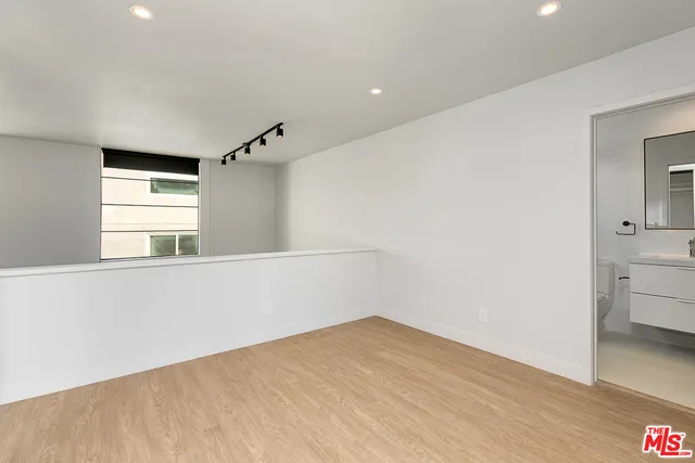 3602 Dunn Drive #5 Los Angeles, CA 90034