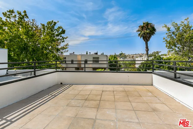 3602 Dunn Drive #5 Los Angeles, CA 90034
